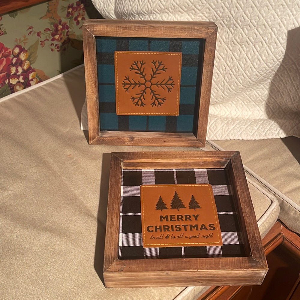 Free with any holiday purchase in my closet🎄 - Picture 2 of 2